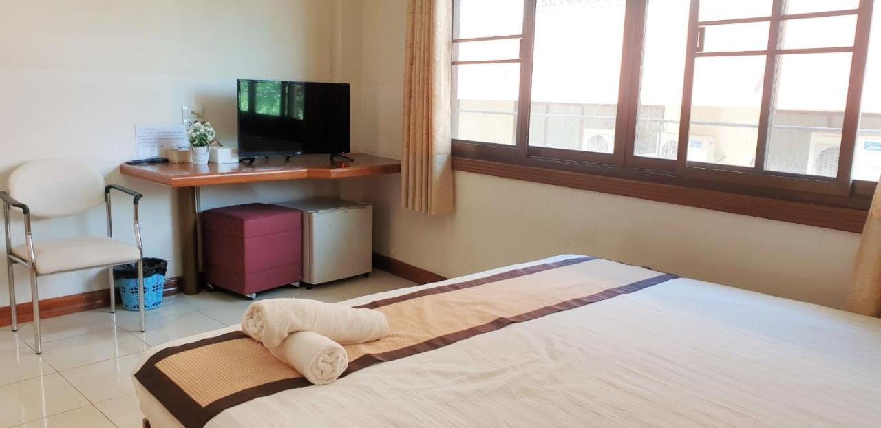 Navy Home Hotel โรงแรมเนวี่โฮม Мае Сай Екстериор снимка